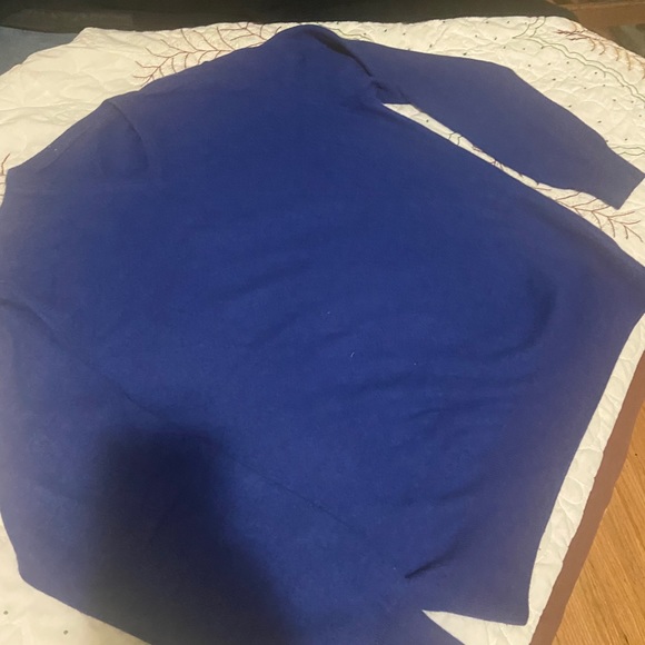 Cashmere V-Neck Sweater - Picture 4 of 5